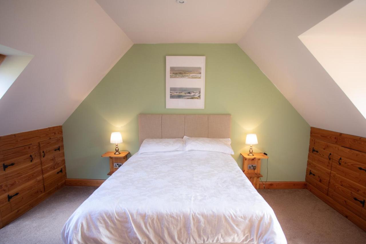 Redwood House Bed & Breakfast Greshornish Room photo